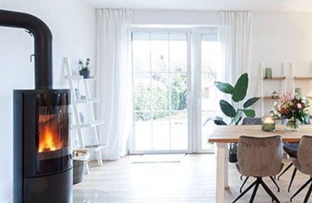 Landhaus Fantaisie - Wohnen Nahe Schloßpark mit Kamin u Garten für 1-5 Personen