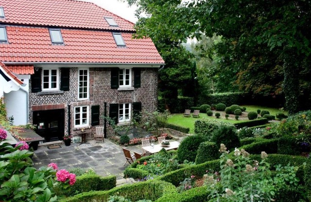 Landhaus in Idyllischer, Ruhiger Lage und Flughafennähe