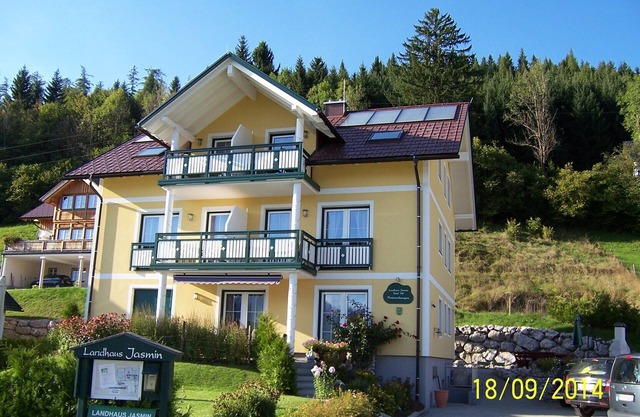 LANDHAUS JASMIN 4 apartments to feel good