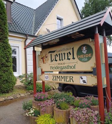 Landhaus Tewel Hotel mit Restaurant