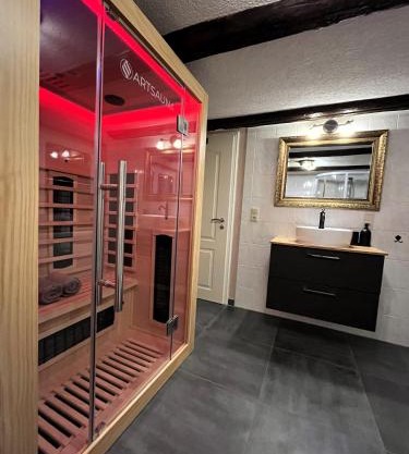 Landhaus Wohnung - SAUNA, Balkon, Netflix, Parkplatz