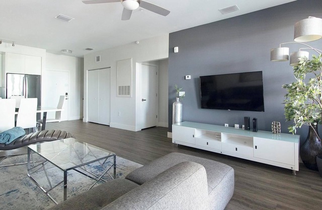 Landing | Amazing 3BD, Clubhouse, Pool