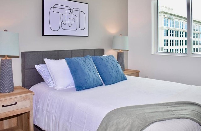 Landing at 10X Riverwalk Apartments - 3 Bedrooms in South Fort Lauderdale