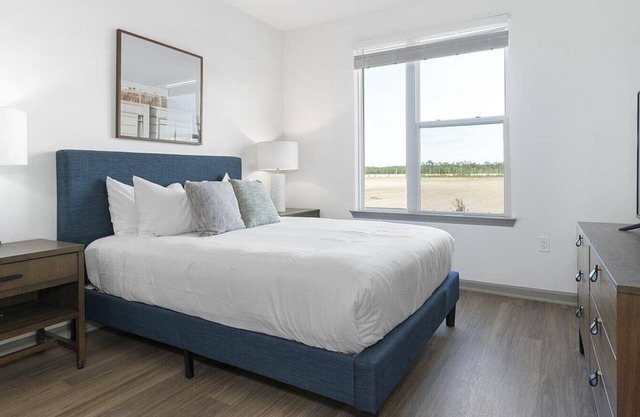 Landing at Bartram Park - 1 Bedroom in Southside