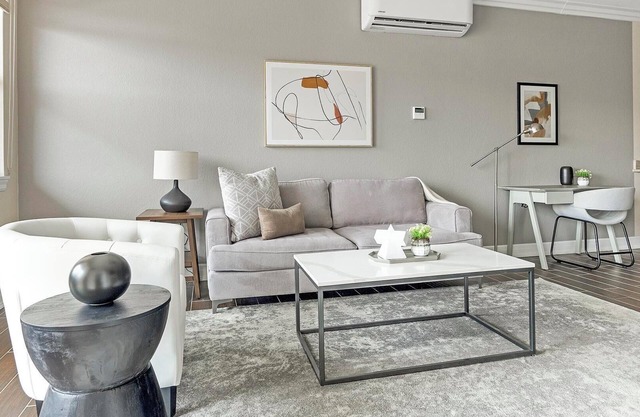Landing at Johnstown Plaza - 1 Bedroom in Johns.