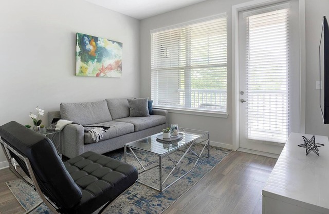 Landing at Laurel at Dry Creek - 1 Bedroom in E.