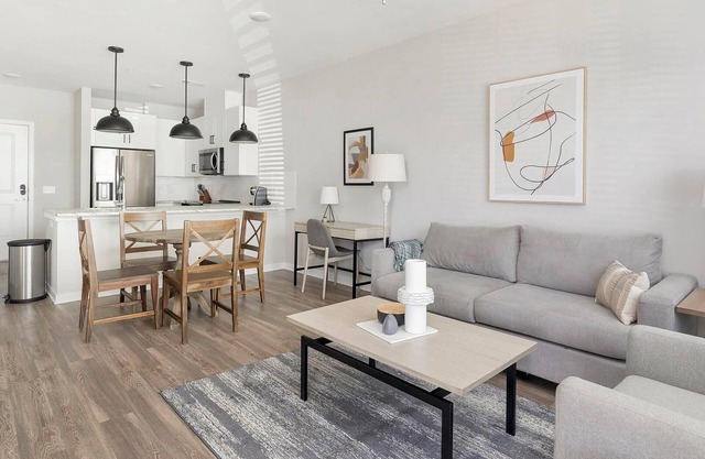 Landing at Laurel at Dry Creek - 1 Bedroom in E.