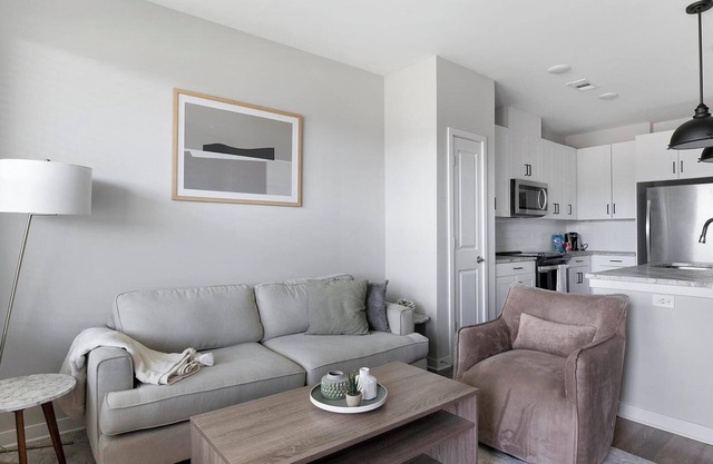 Landing at Laurel at Dry Creek - 1 Bedroom in E.