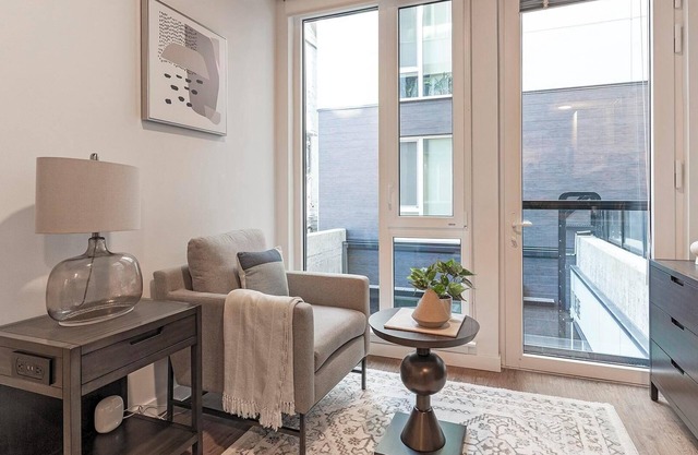 Landing at Madrone - 1 Bedroom in Central District