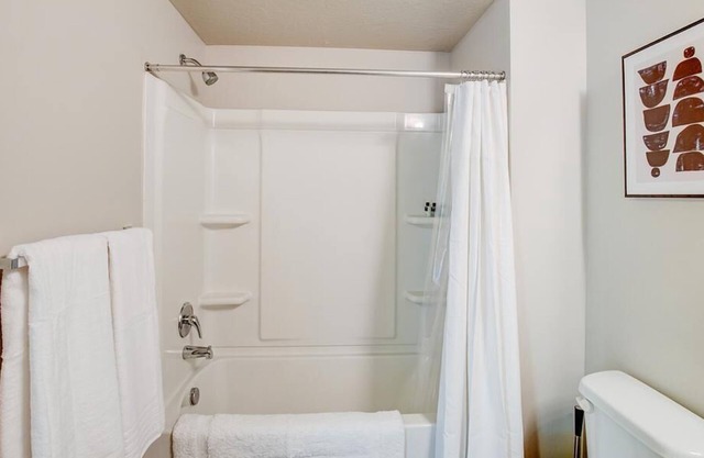 Landing at Oquirrh Hills - 1 Bedroom in Downtown Magna