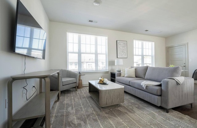 Landing at Pine 25 North End - 1 Bedroom in Try.