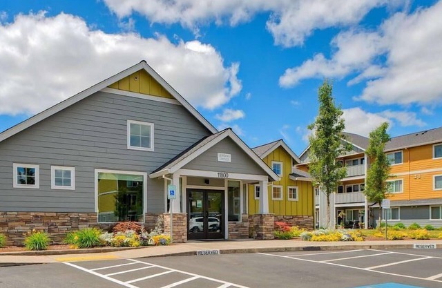 Landing at Rock Creek Commons - 2 Bedrooms in Orchards