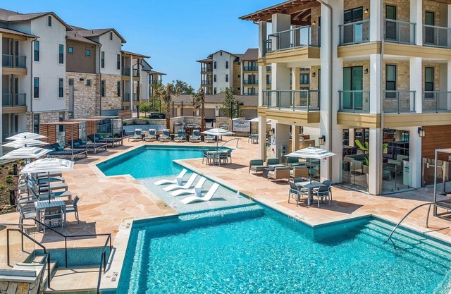 Landing at The Artesian at Bee Cave - 1 Bedroom.