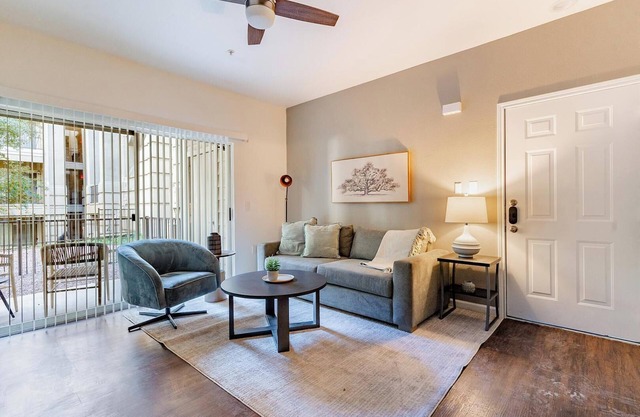 Landing at The Henderson - 1 Bedroom in Downtow.
