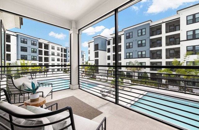 Landing at The Pointe on Westshore - 2 Bedrooms in Port Tampa City