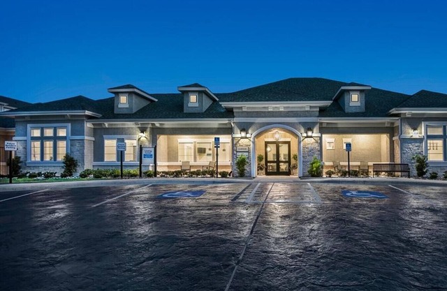 Landing at The Retreat Corpus Christi - 2 Bedrooms in South Side