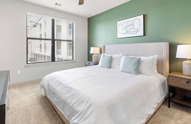 Landing at Vanguard - 1 Bedroom in Newberry