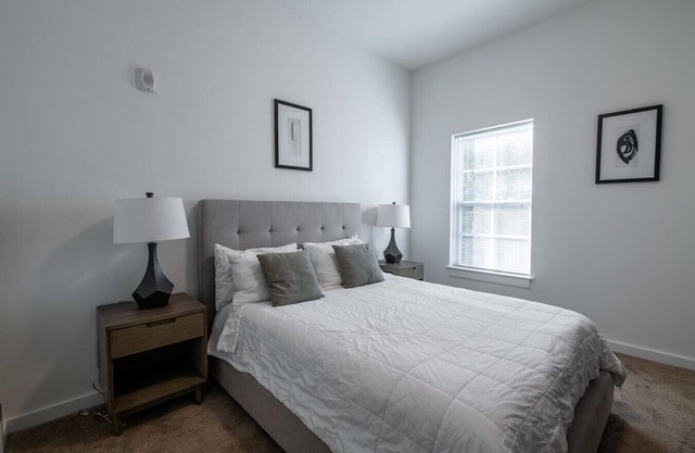 Landing at Vida East - 1 Bedroom in Church Hill
