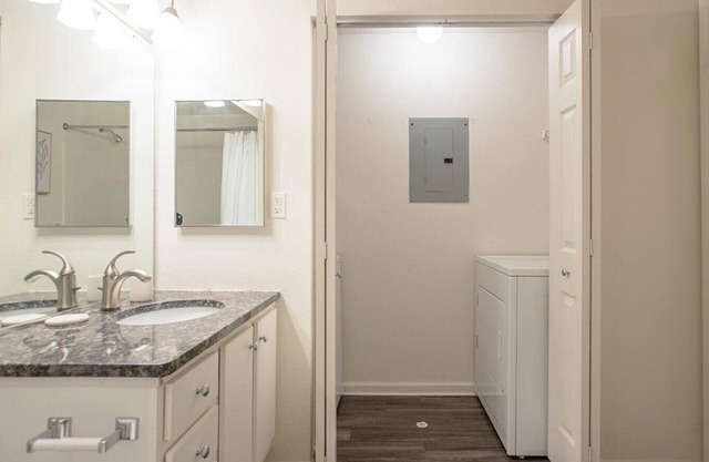 Landing at Village Green of Rochester - 1 Bedroom in Downtown Rochester