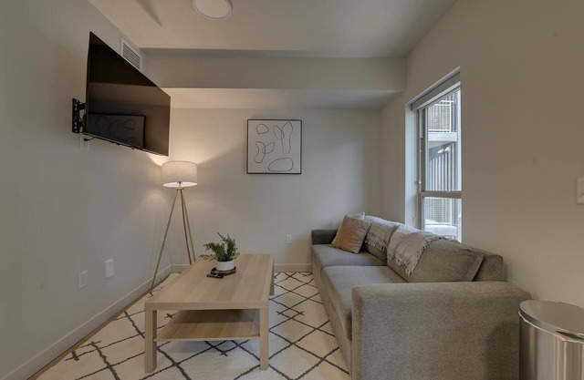 Landing | Beautiful 1BD, Gym, Courtyard
