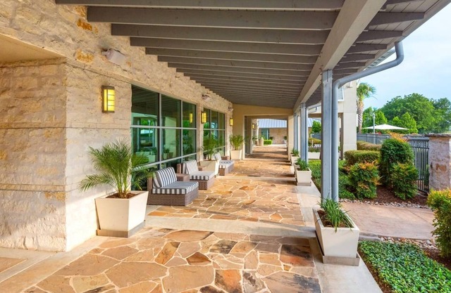 Landing | Beautiful 1BD, Clubhouse, Pool