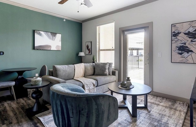 Landing | Beautiful 1BD, Pool, Courtyard