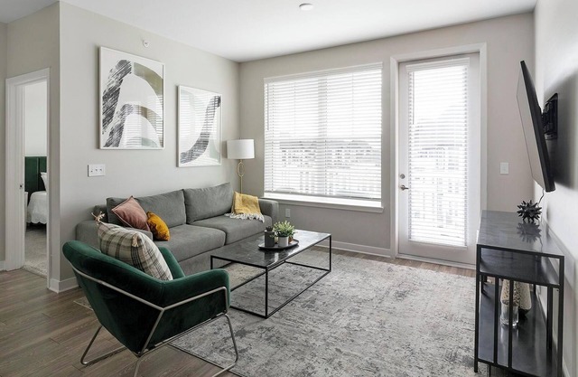 Landing | Beautiful 2BD, Gym, Clubhouse