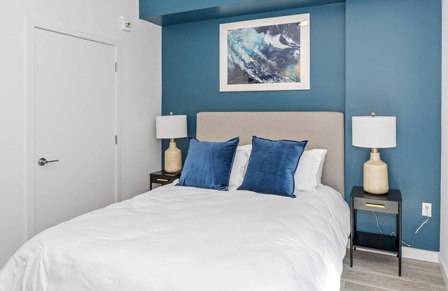 Landing | Beautiful 2BD, Gym, Pool
