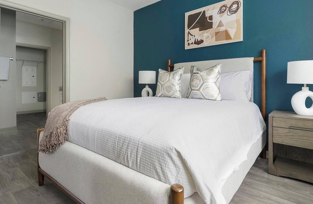 Landing | Beautiful 2BD, Gym, Clubhouse