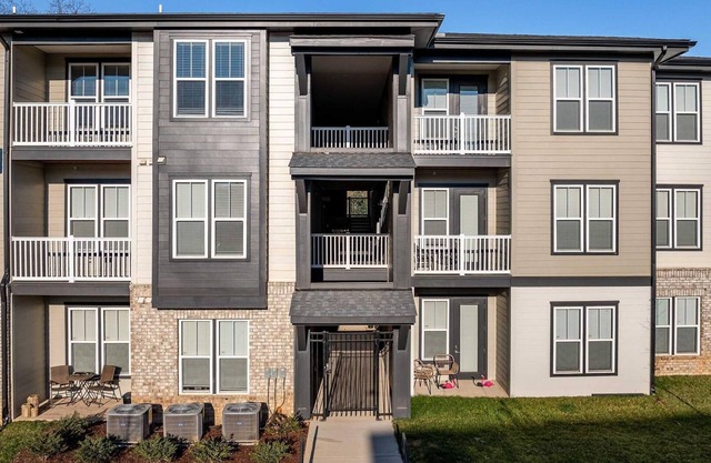 Landing | Chic 1BD, Clubhouse, Gym