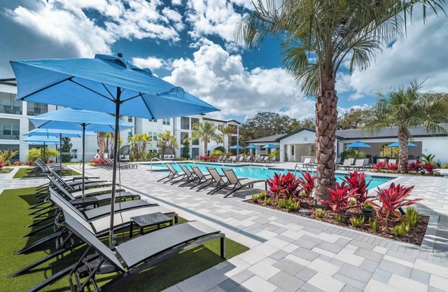 Landing | Chic 1BD, Clubhouse, Pool