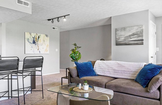 Landing | Chic 1BD, Clubhouse, Gym