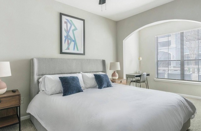 Landing | Chic 1BD, Pool, Gym
