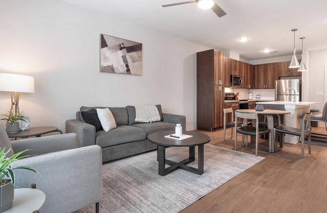 Landing | Chic 1BD, Pool, Gym