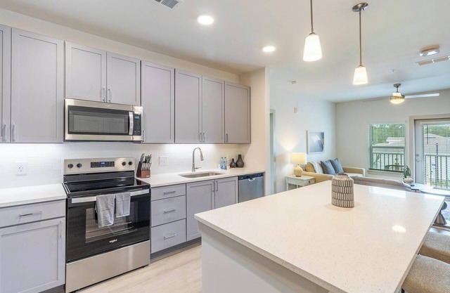 Landing | Chic 2BD, Gym, Pool