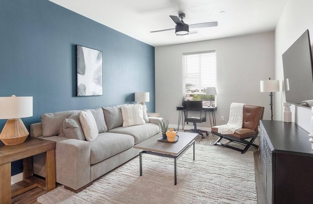Landing | Chic 2BD, Clubhouse