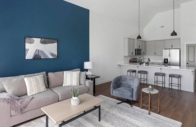 Landing | Chic 2BD, Gym, Clubhouse