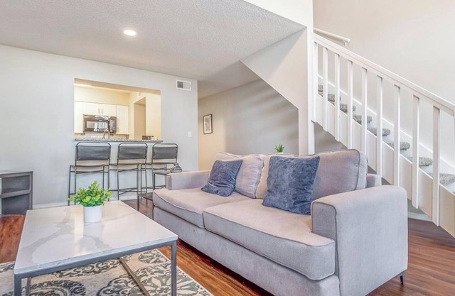 Landing | Chic 2BD, Pool, Game Room