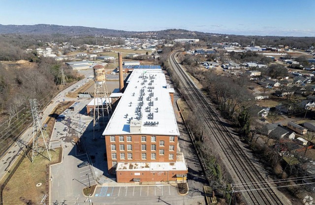 Landing | Chic 2BD, Yoga Studio, Gym