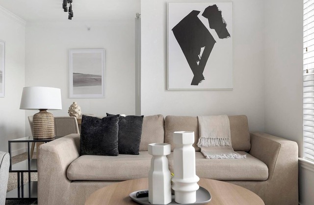 Landing | Incredible 2BD, Pool, Gym