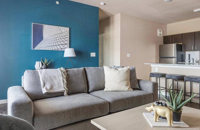 Landing | Modern 1BD, Pool, Gym