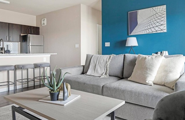 Landing | Modern 1BD, Pool, Gym