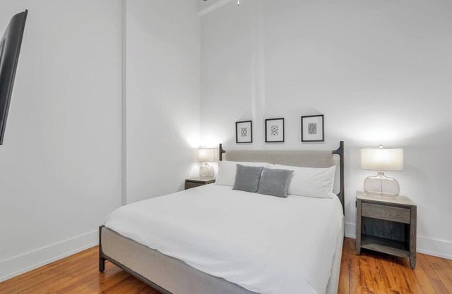 Landing | Modern 1BD, Gym, Yoga Studio