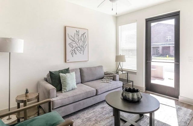 Landing | Modern 1BD, Gym, Clubhouse