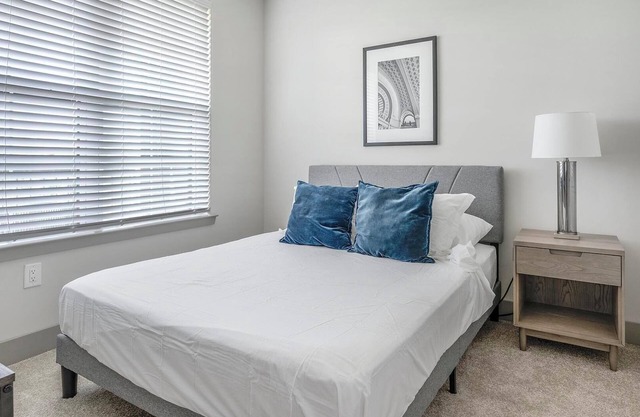 Landing | Modern 1BD, Rooftop Lounge, Gym