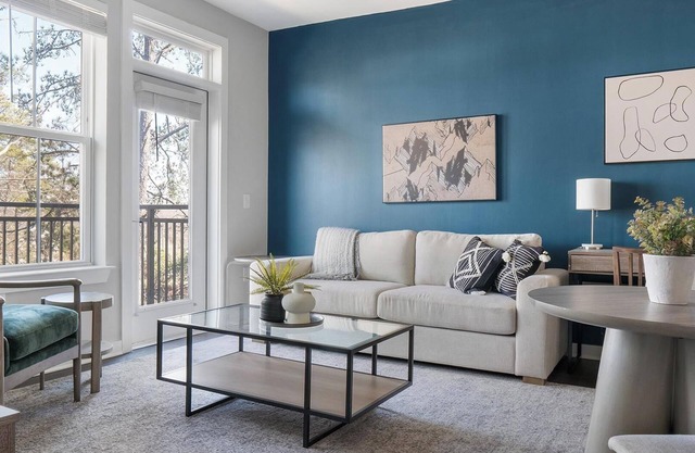 Landing | Spectacular 2BD, Gym, Pool
