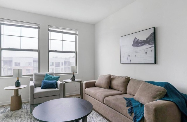 Landing | Spectacular 2BD, Gym
