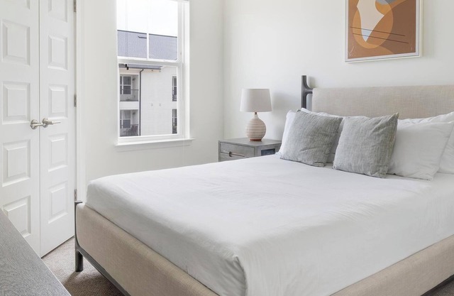 Landing | Spectacular 2BD, Rooftop Lounge