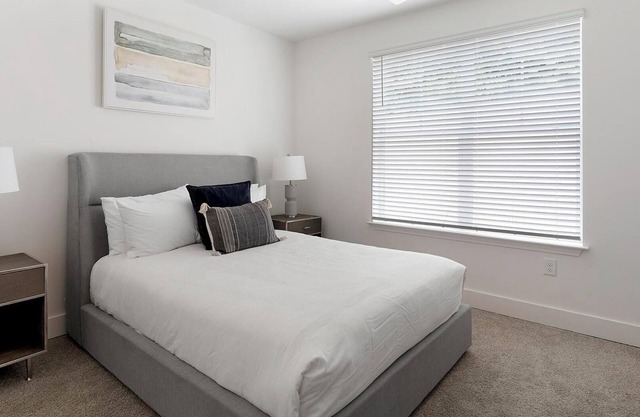 Landing | Spectacular 2BD, Pool, Clubhouse