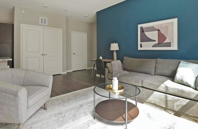 Landing | Stunning 1BD, Gym, Courtyard